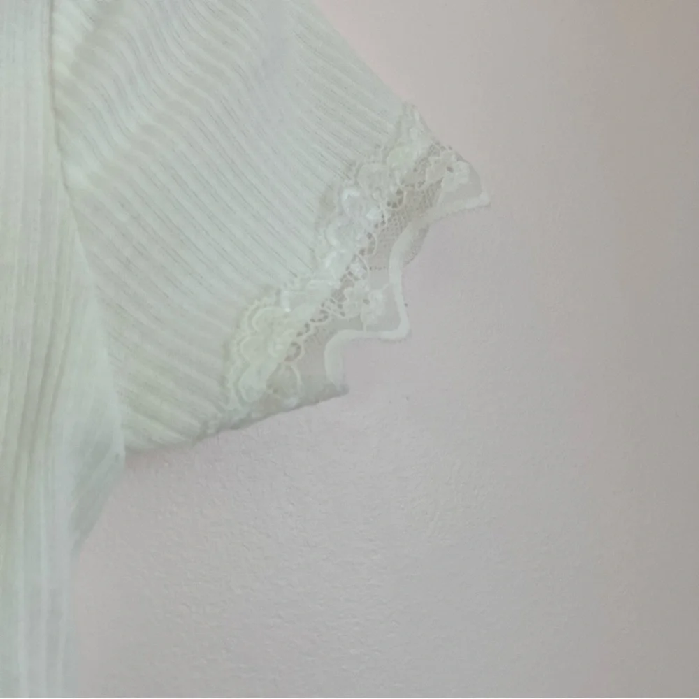 Coquette Crop Top - Picture 5 of 10